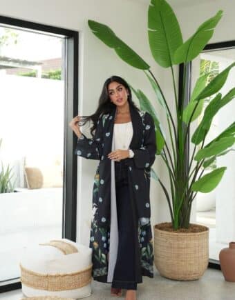 Zahra abaya